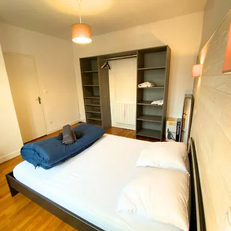 Le 107 - - Chu - La Conciergerie. * Poitiers