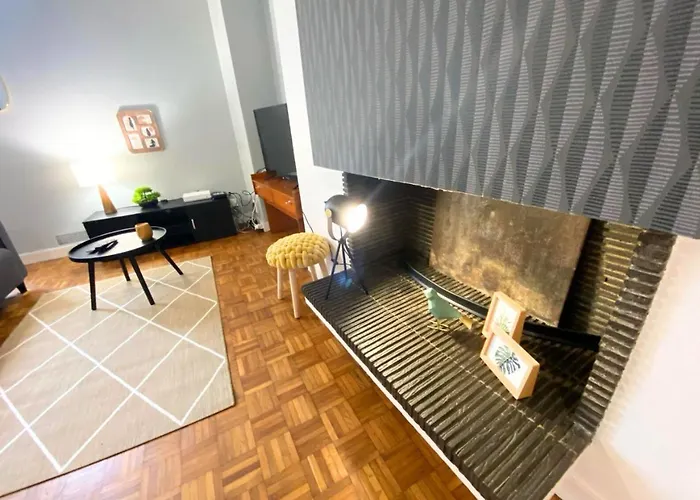 Le 107 - - Chu - La Conciergerie.